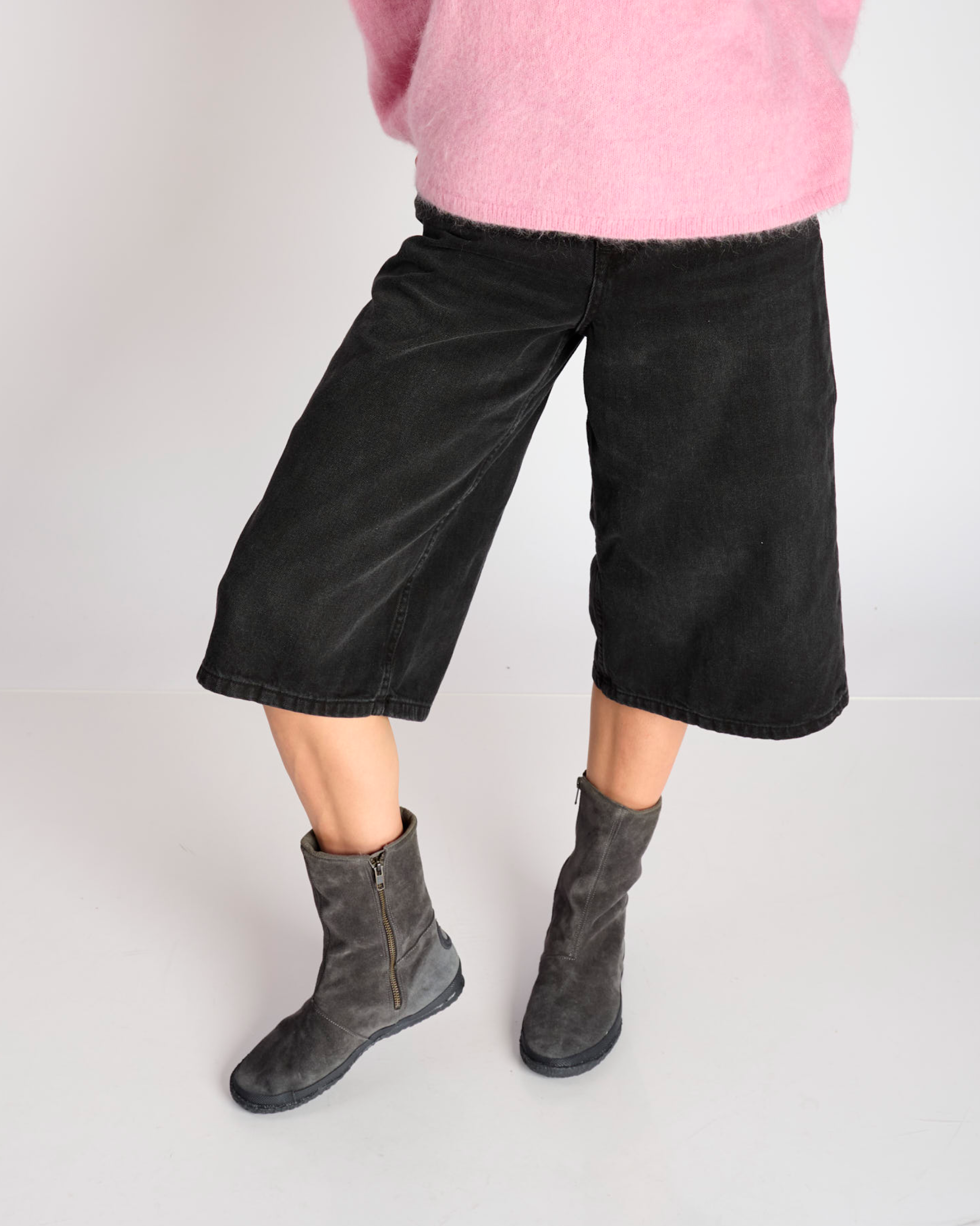 Willy Z Suede-Charcoal