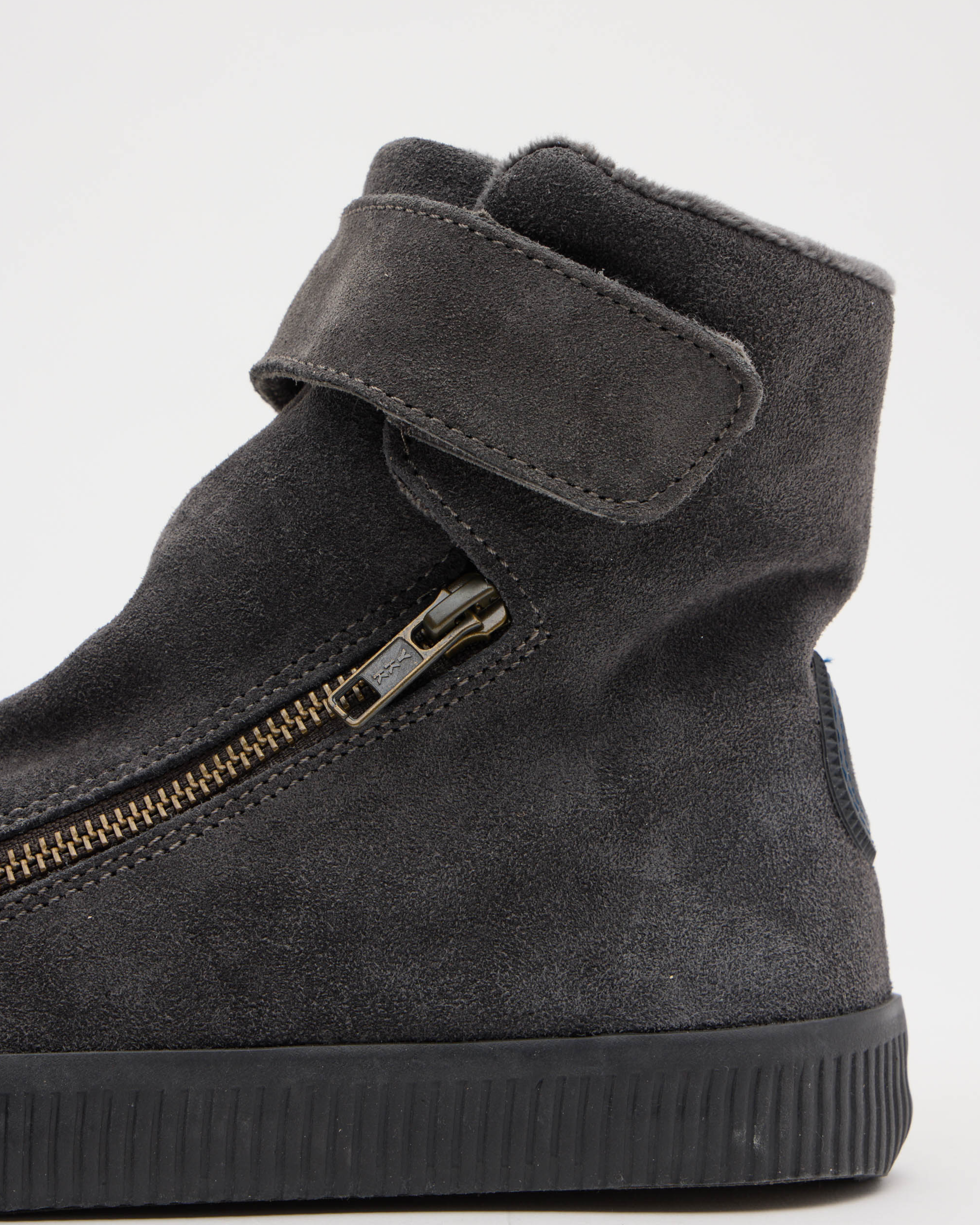 Noelle M Suede-Charcoal