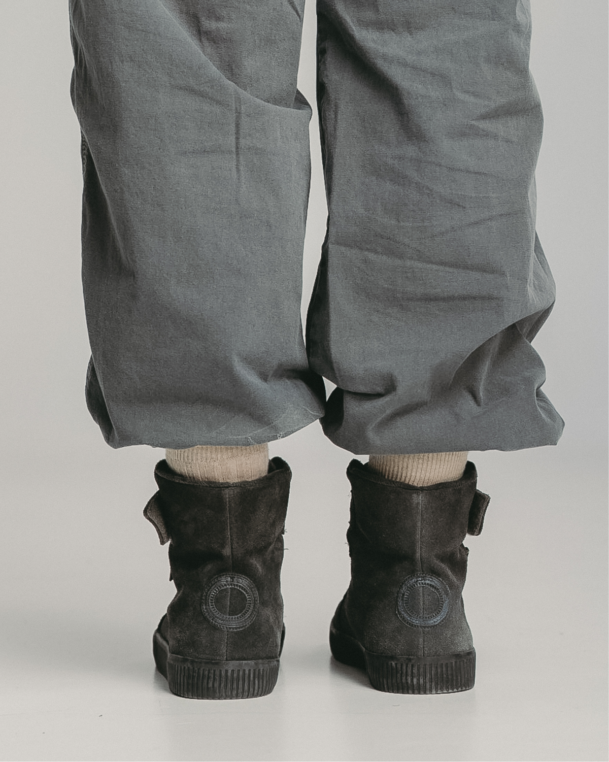Noelle M Suede-Charcoal