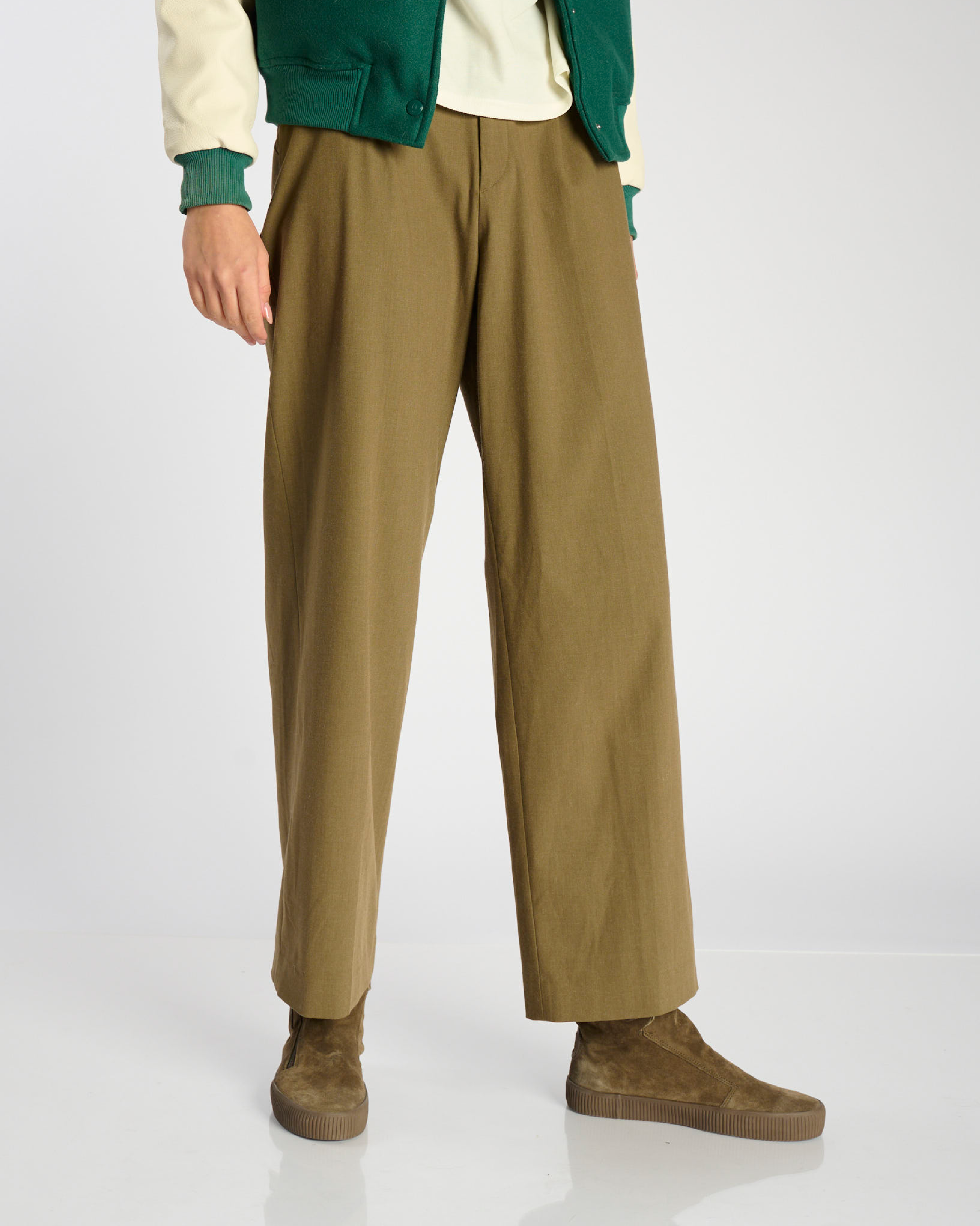 Noelle M Suede-Taupe