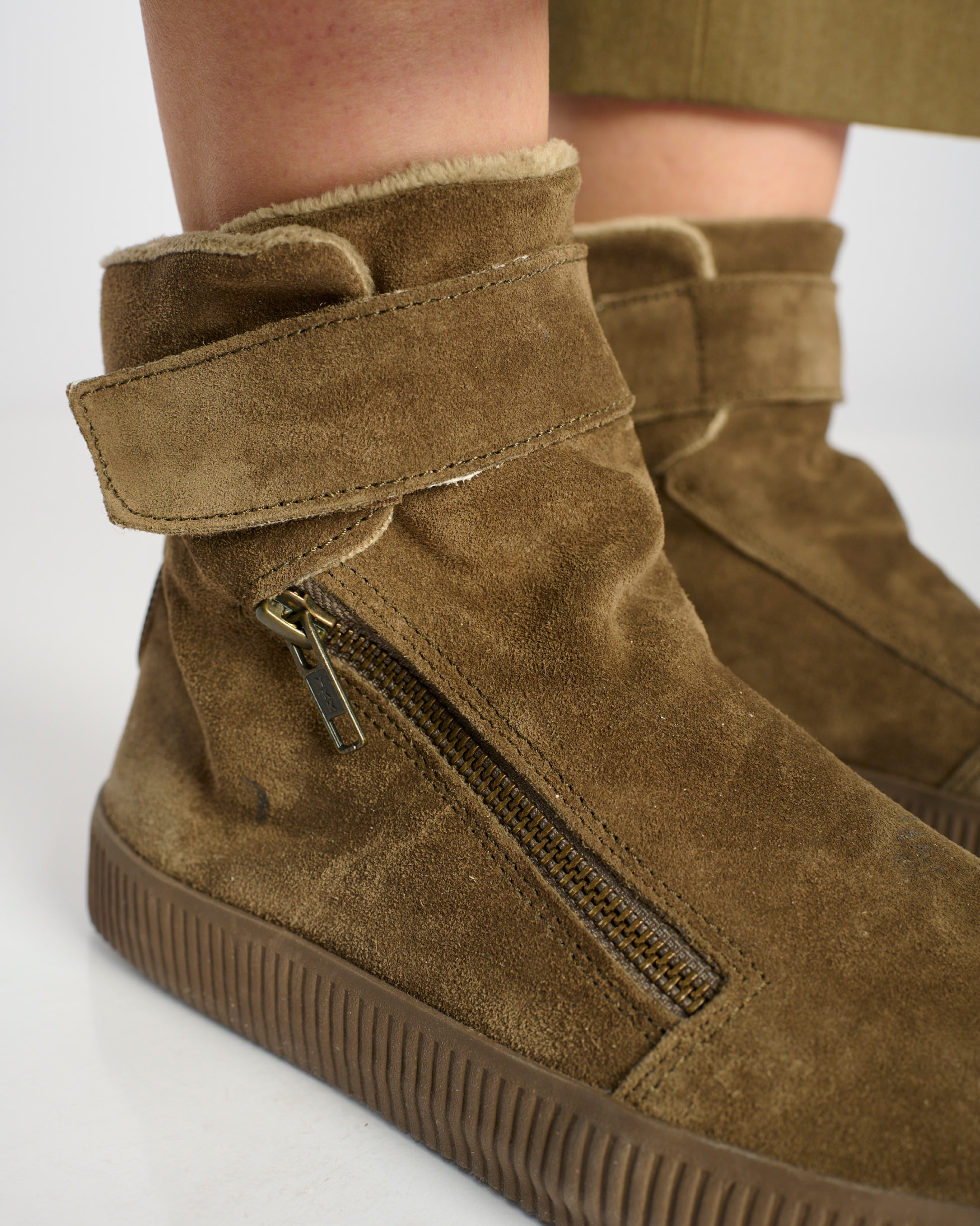 Noelle M Suede-Taupe