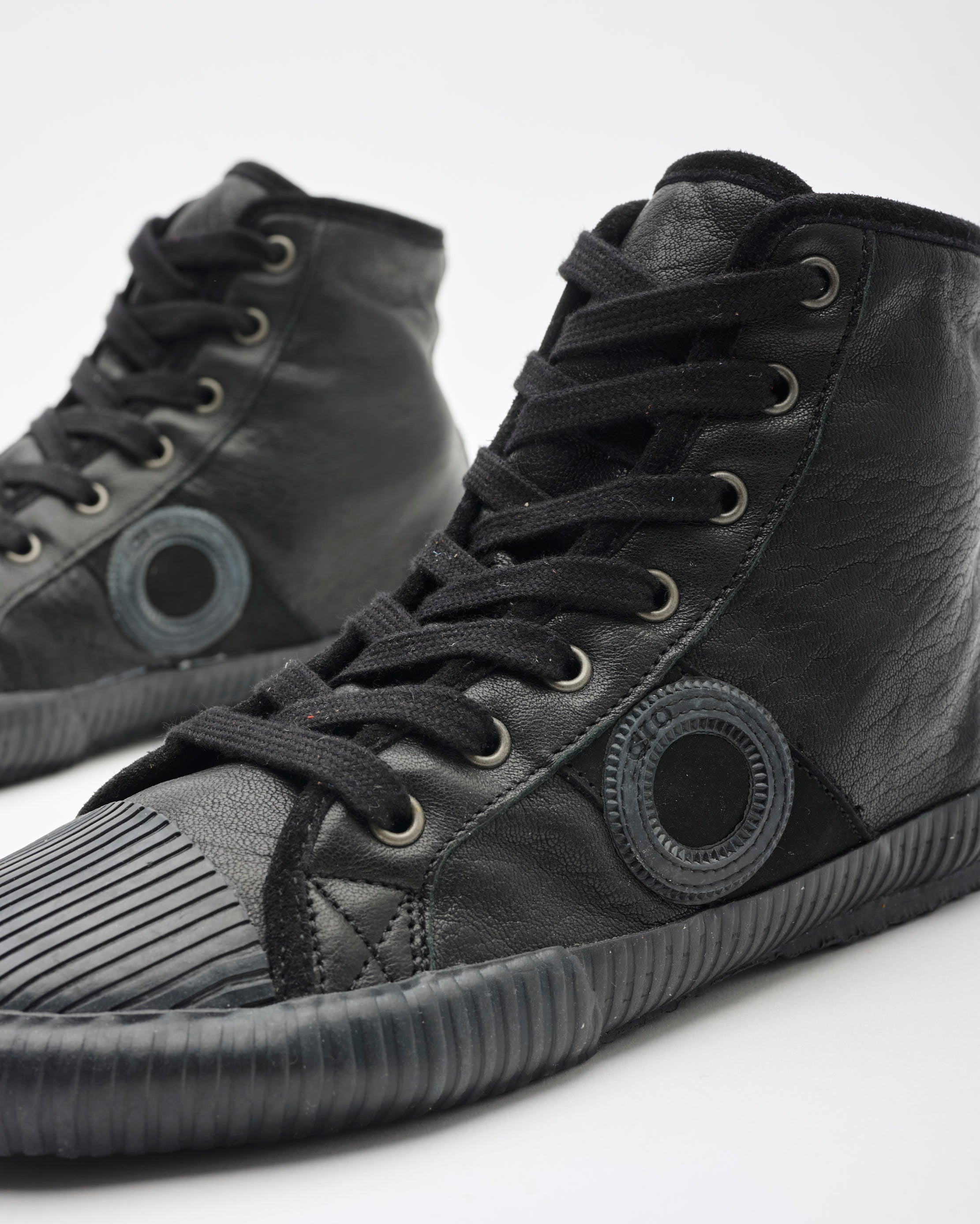 Charlie Old iron-Black