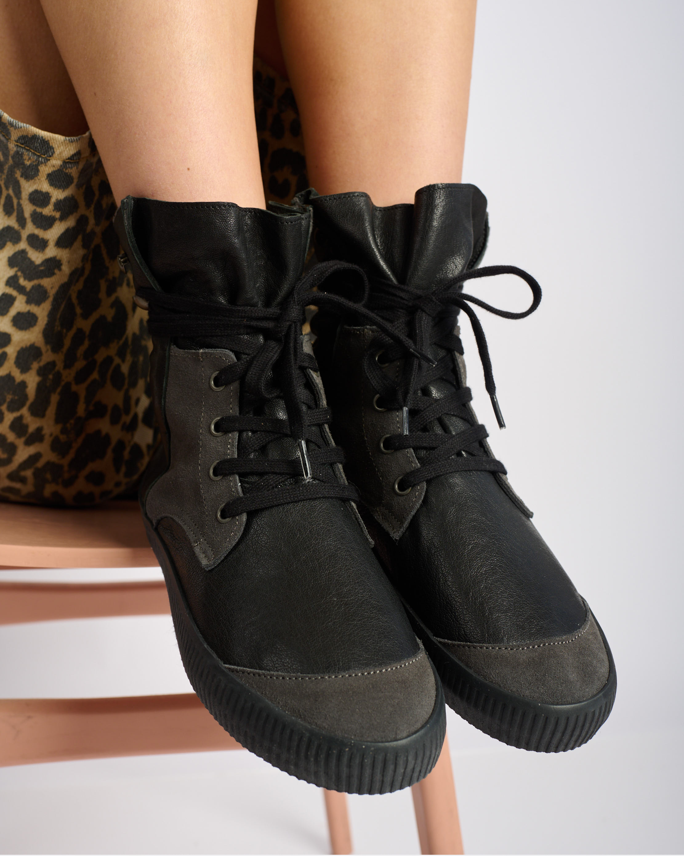 Noelle Old iron-Black