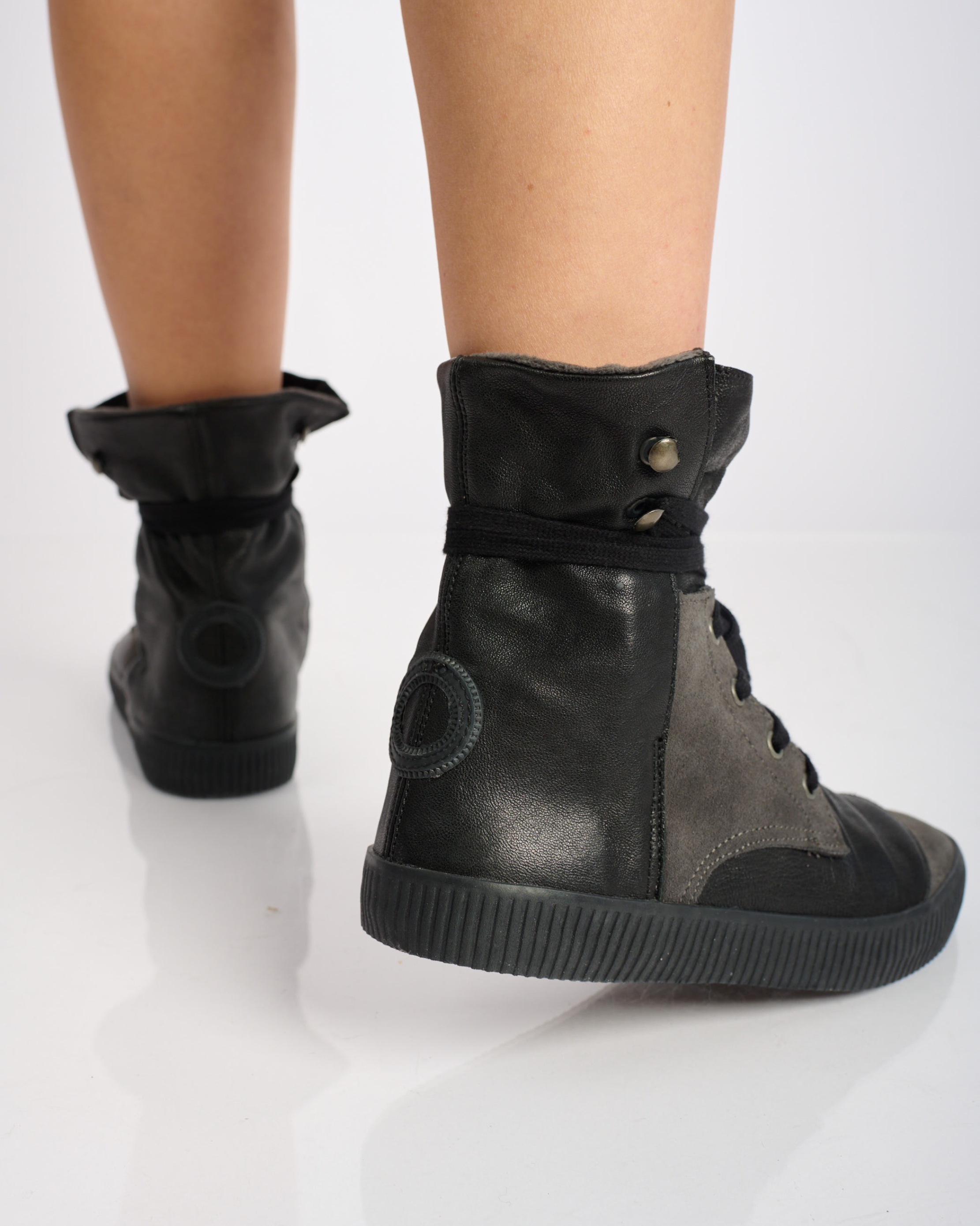 Noelle Old iron-Black