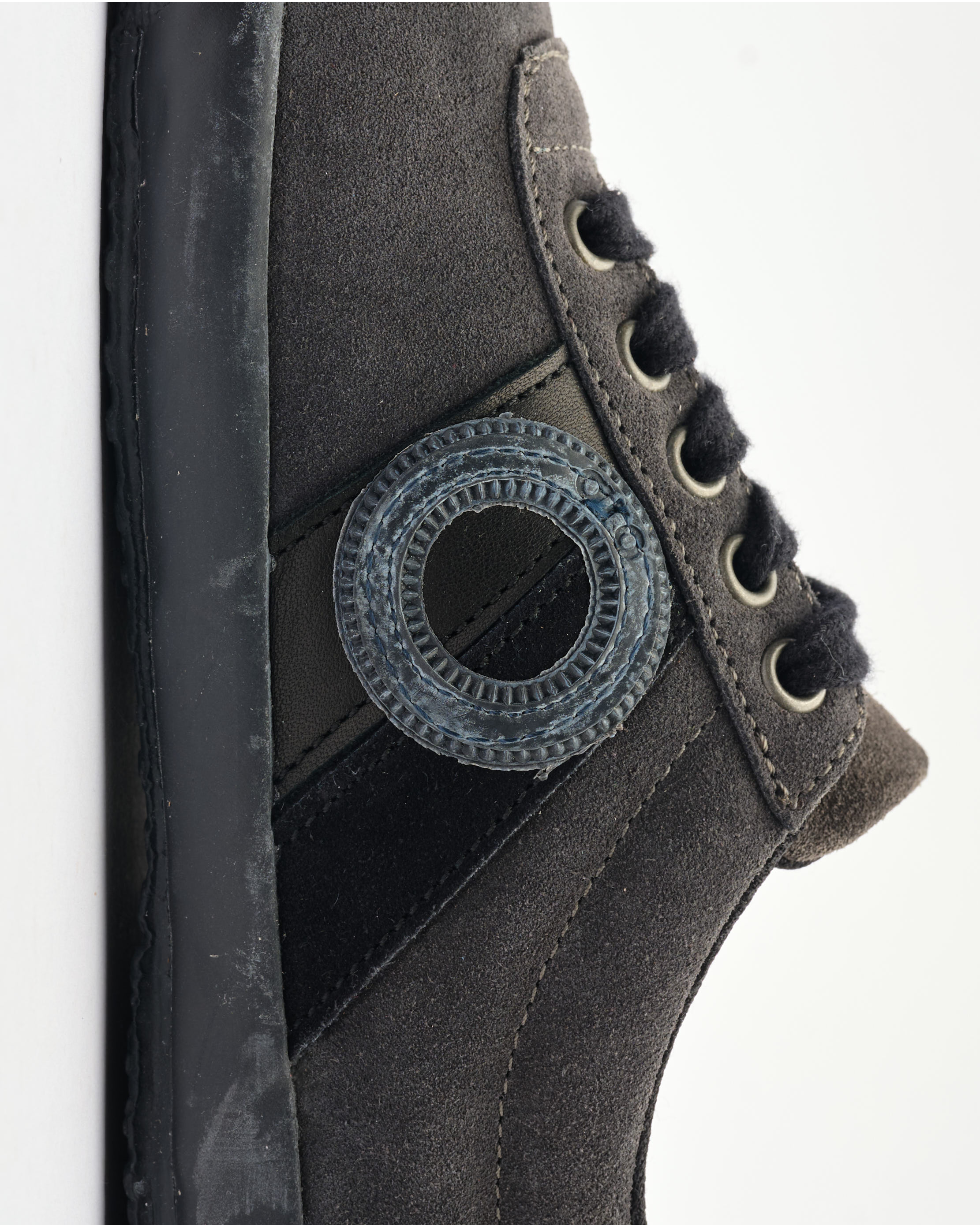 Ray Suede-Charcoal