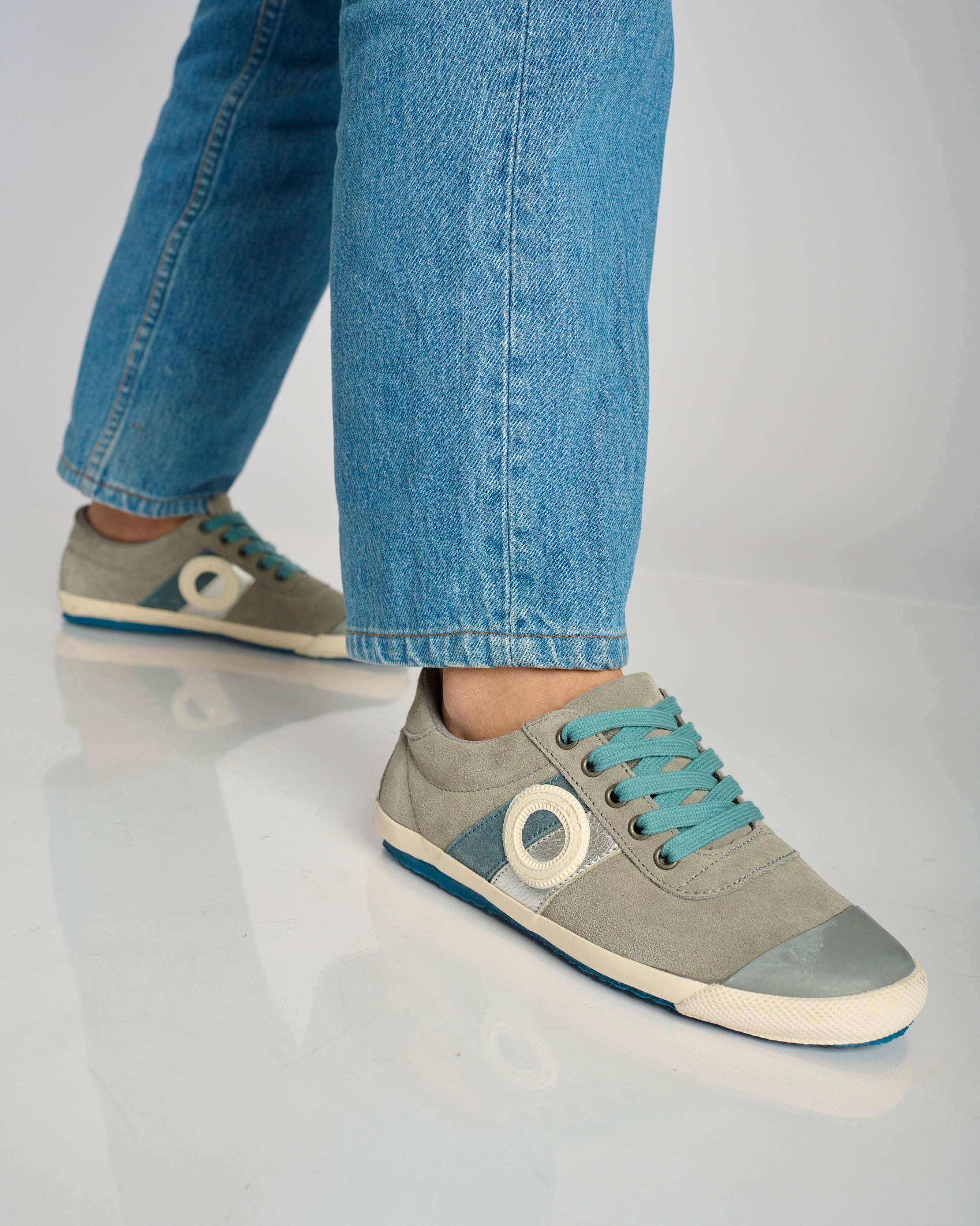 Ray Suede-Ash