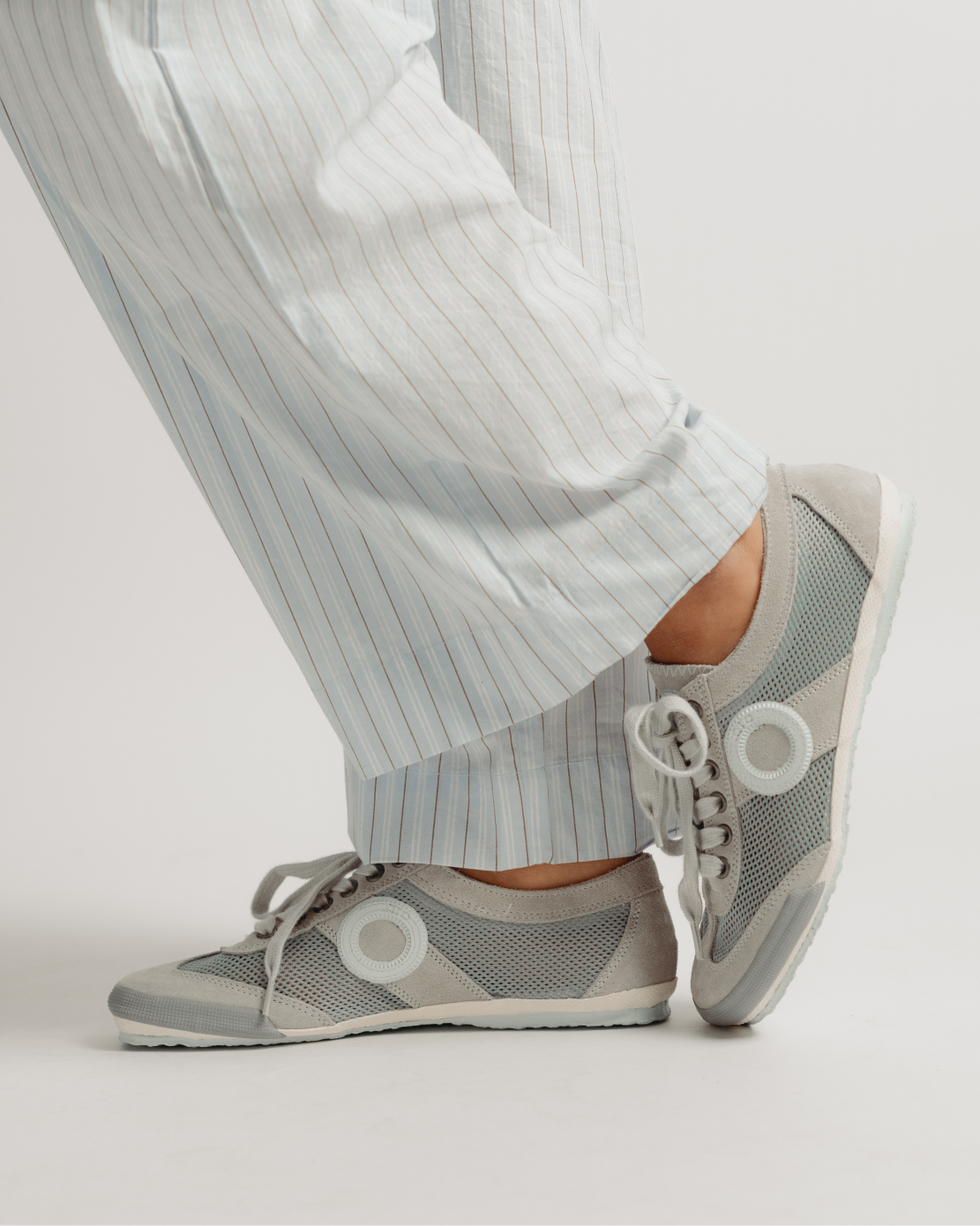 Joaneta Barefoot Net-Smoke