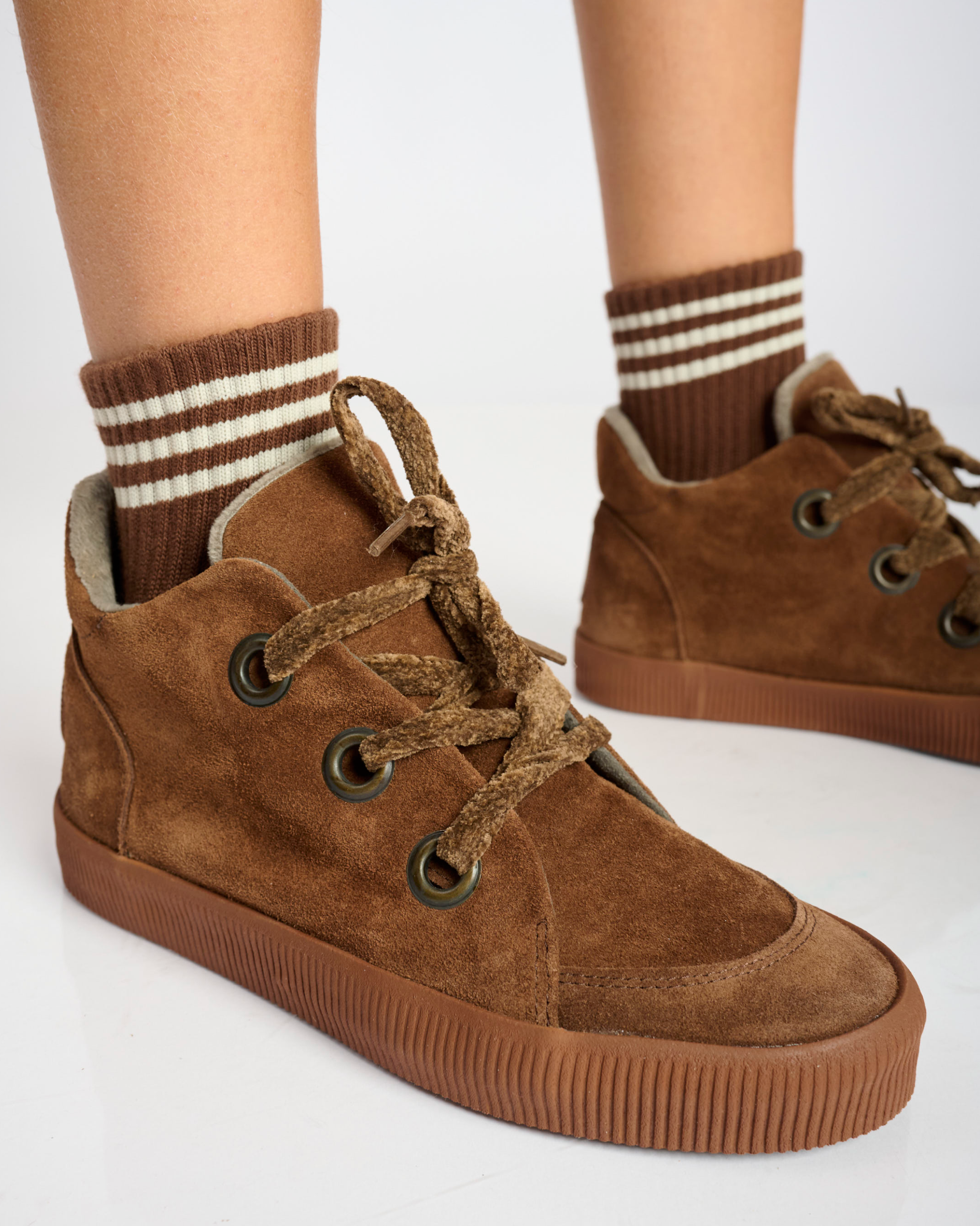 Noelle L Suede-Chestnut