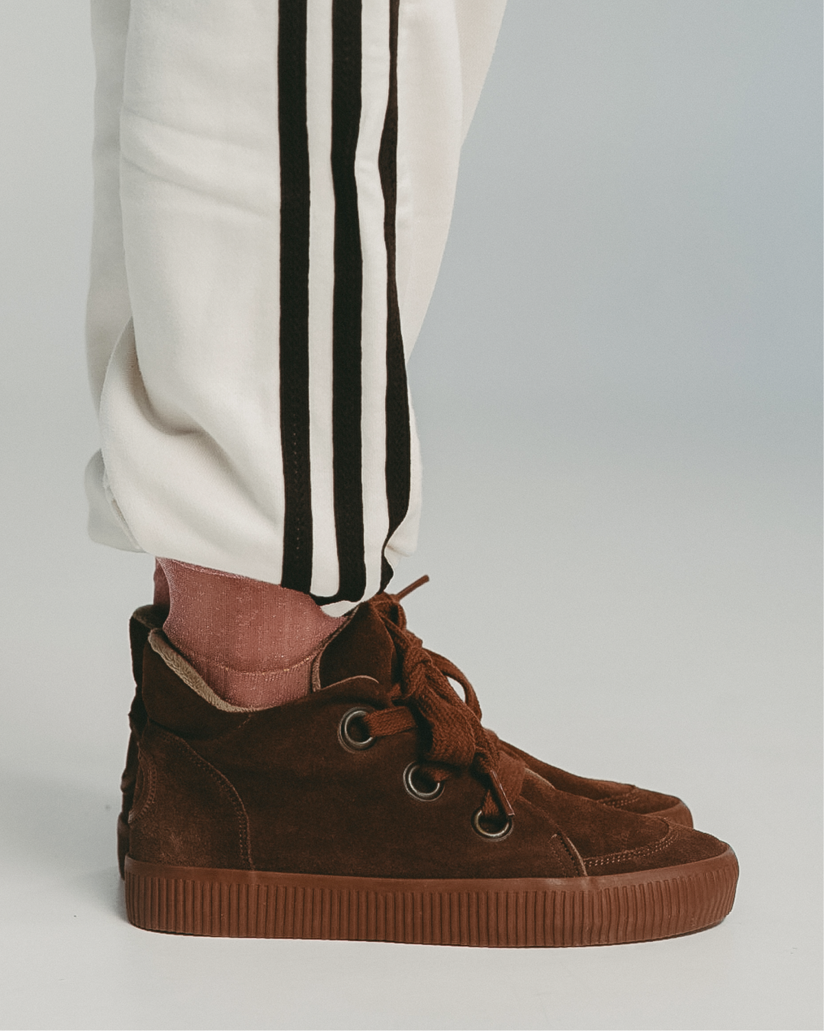 Noelle L Suede-Chestnut