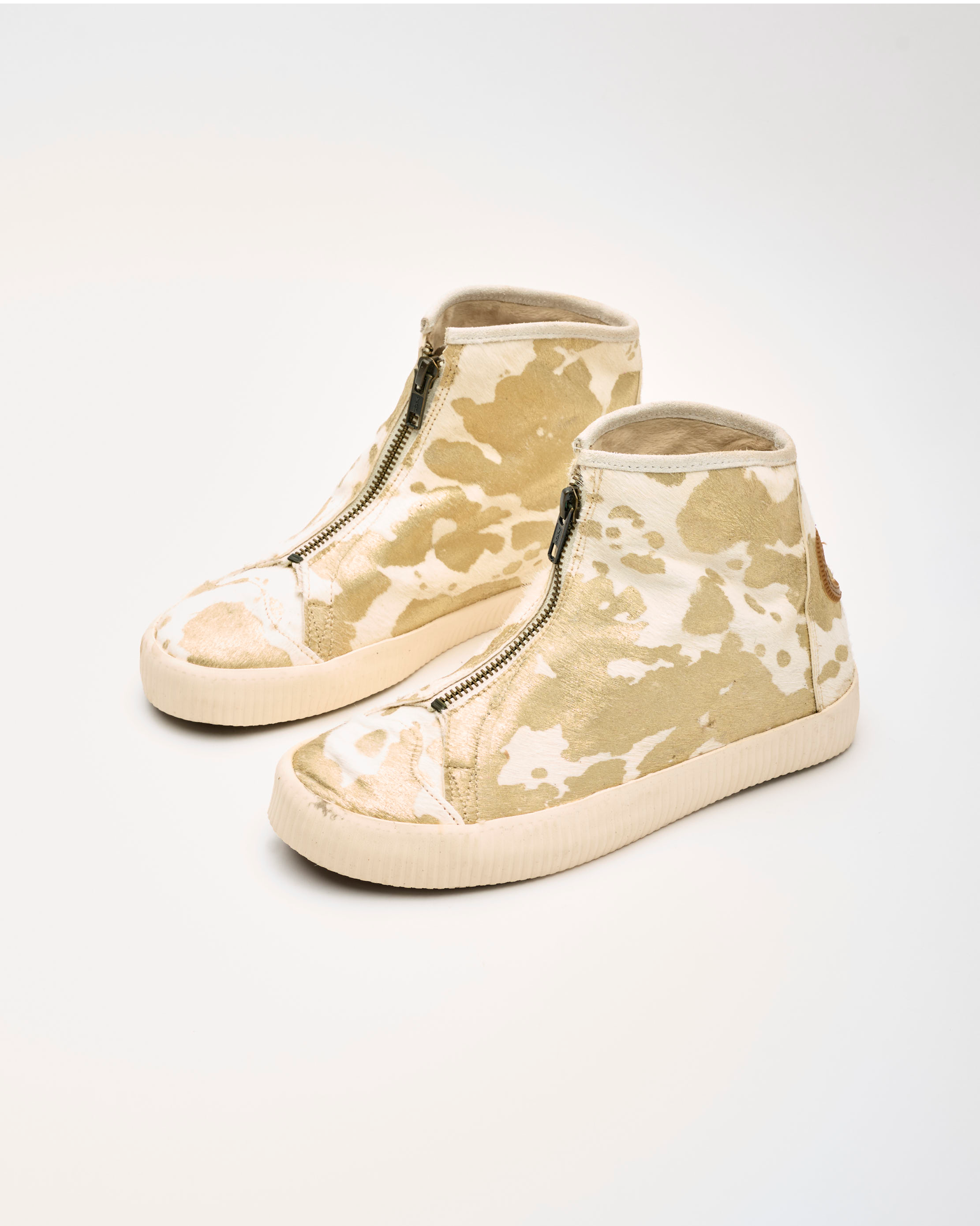 Noelle Pony-Platinum