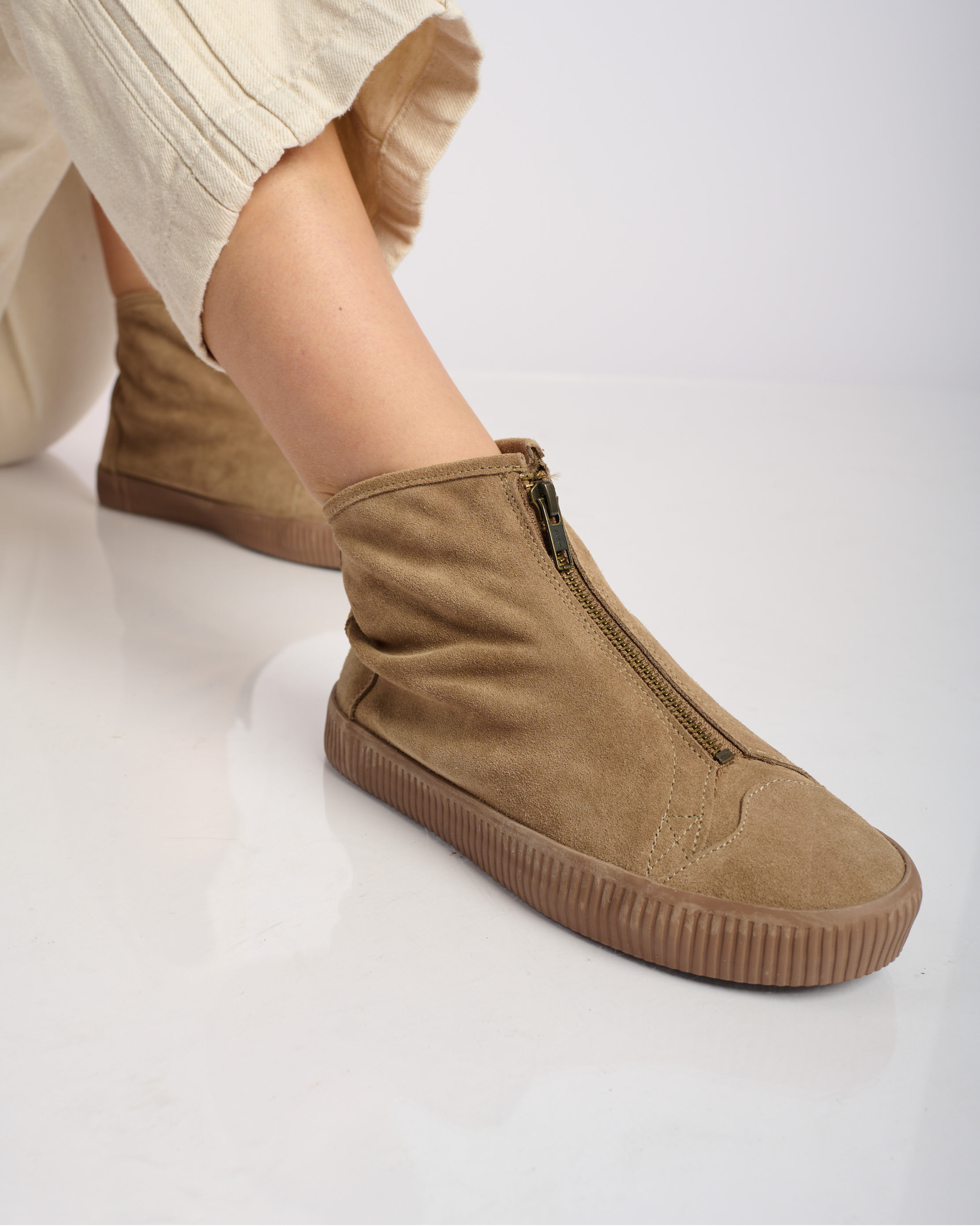 Noelle S Suede-Coconut