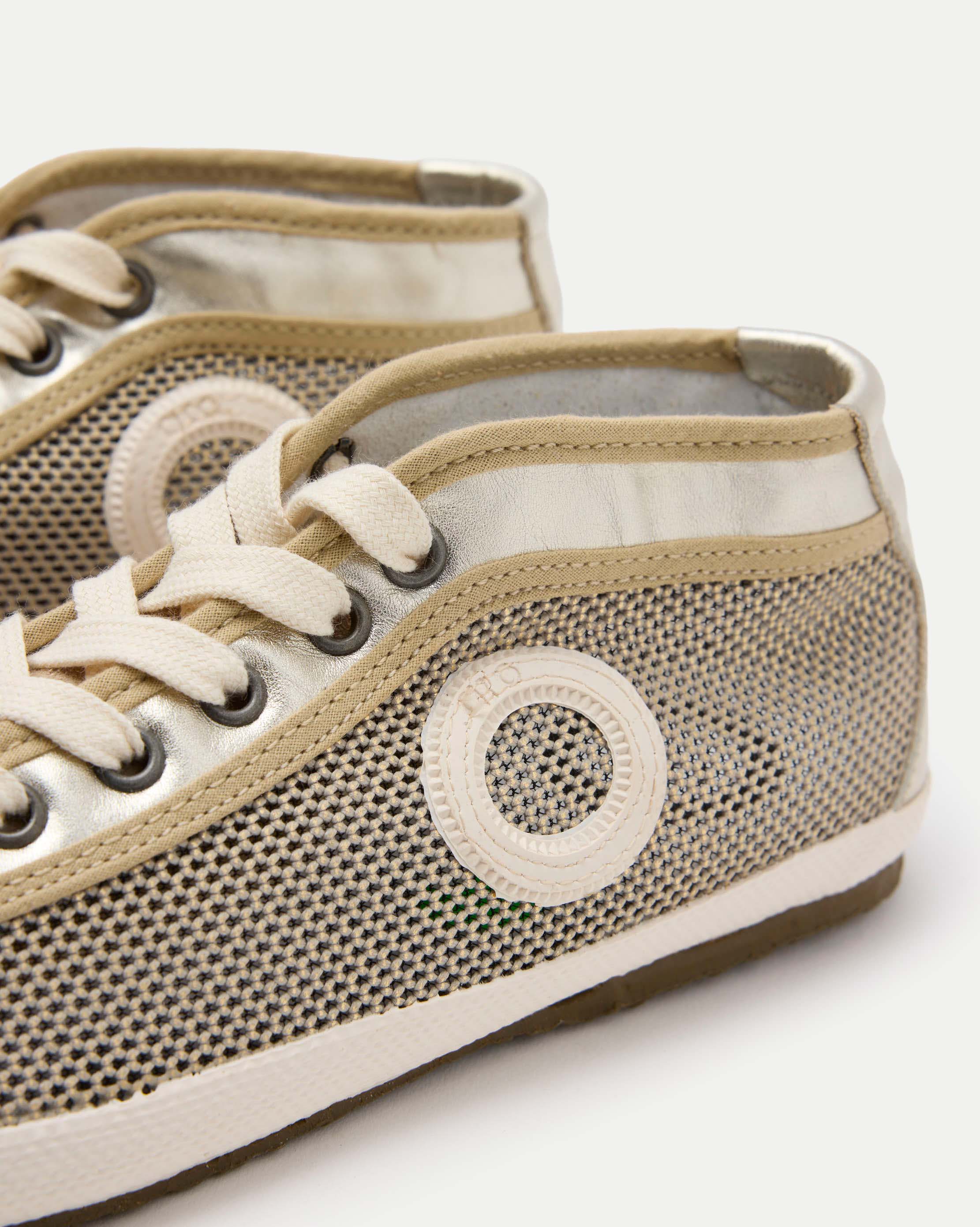 Holly H Scorpione metal-Platinum