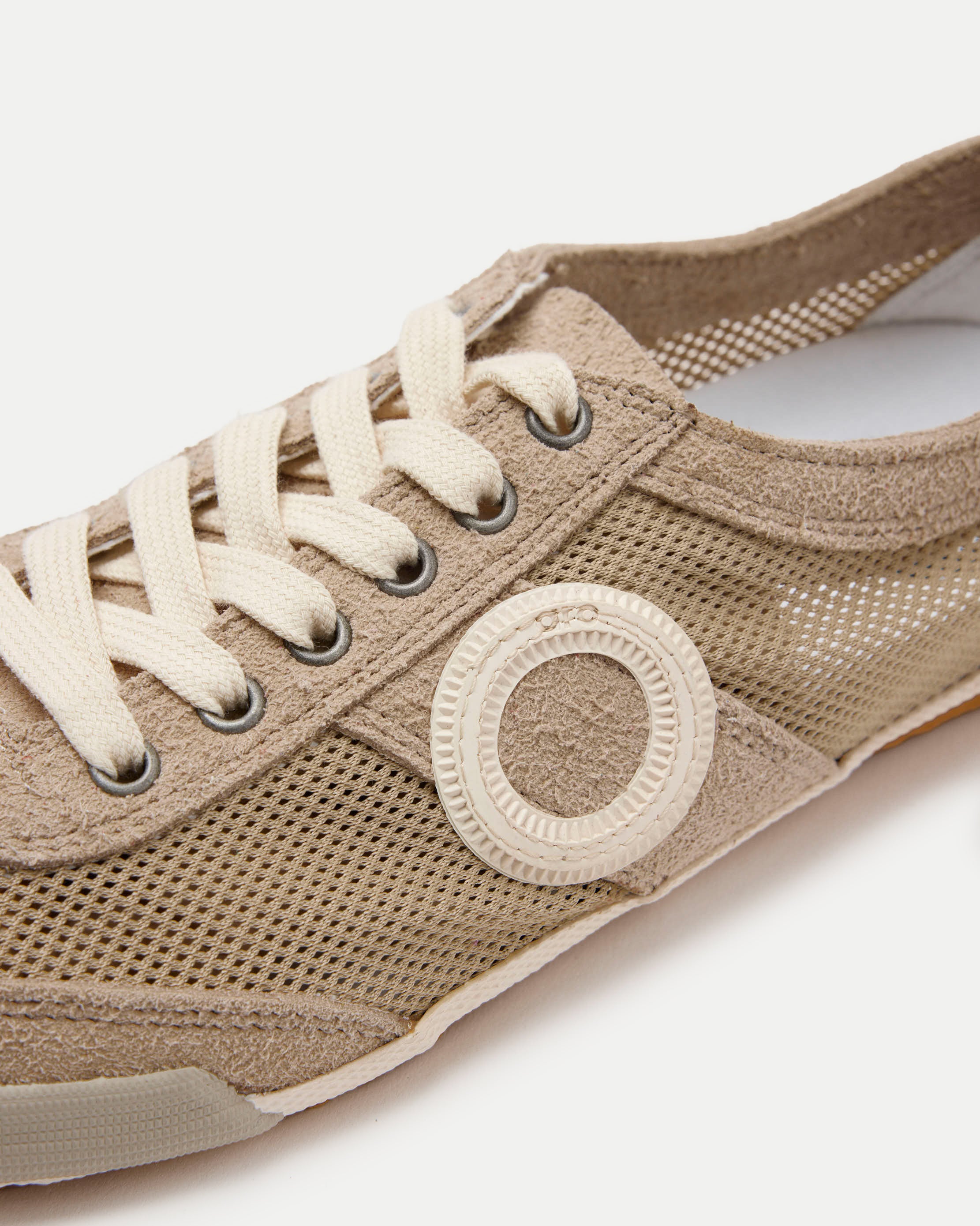 Joaneta Krust-Hazelnut