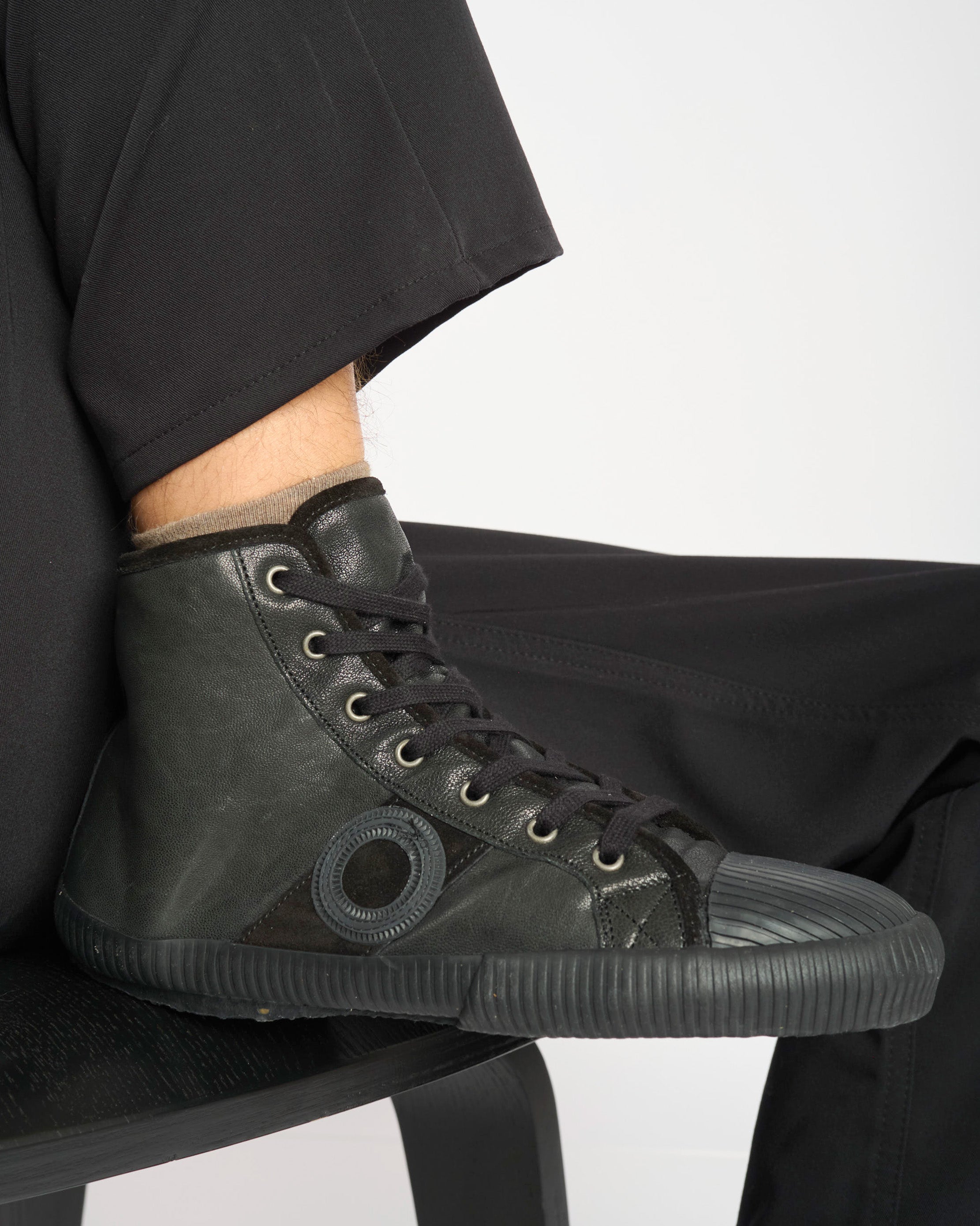 Charlie Old iron-Black