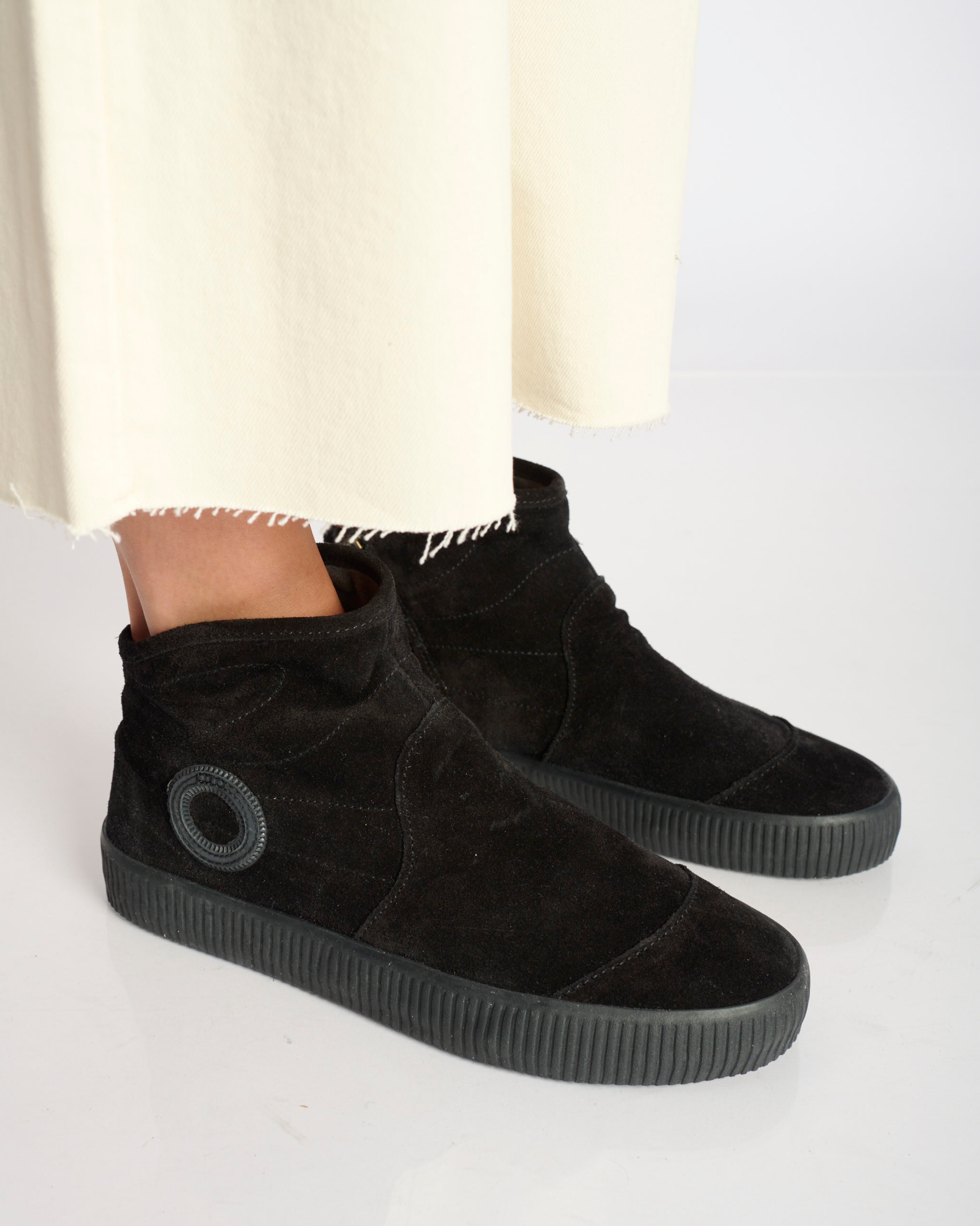 Noelle Suede-Black