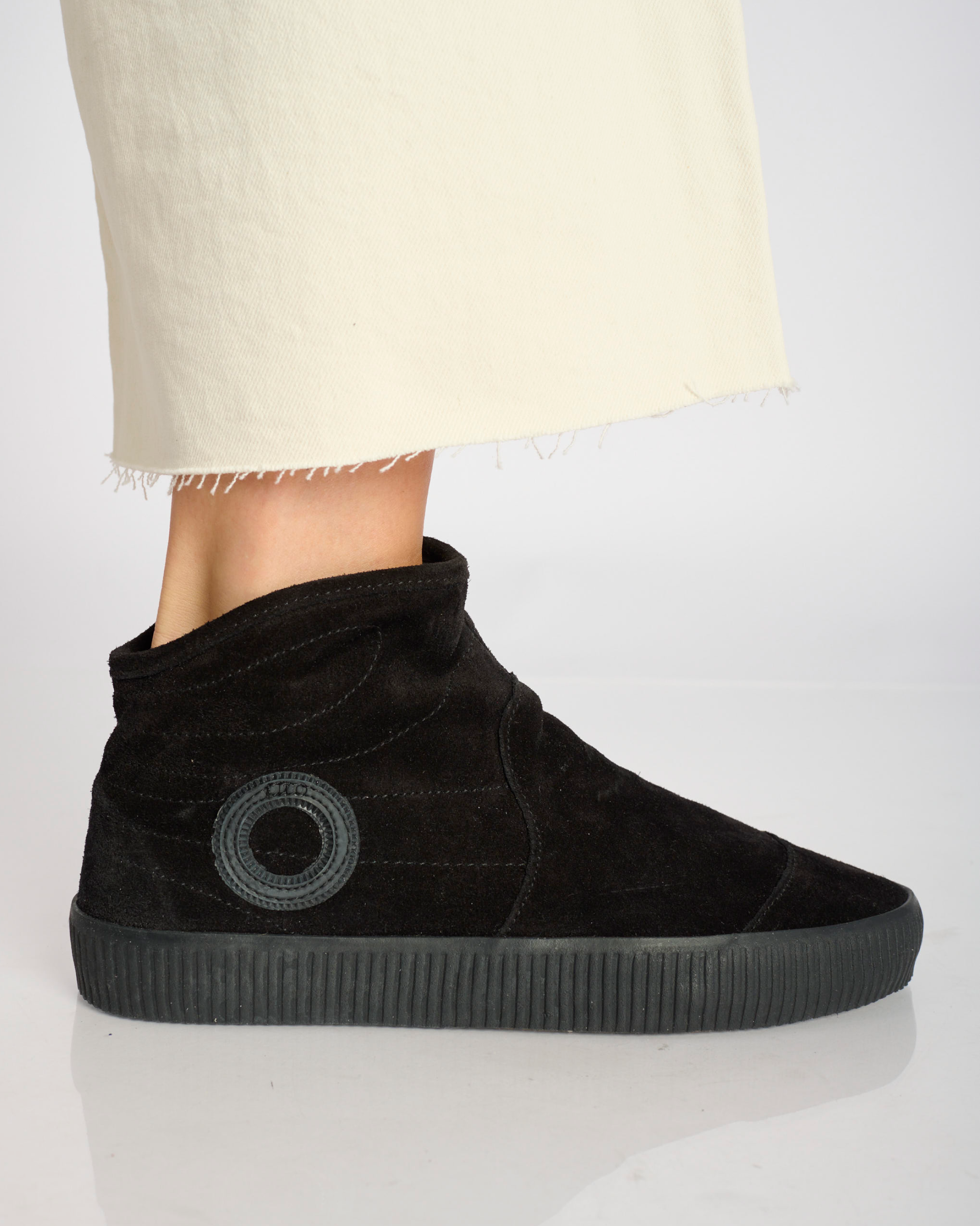 Noelle Suede-Black