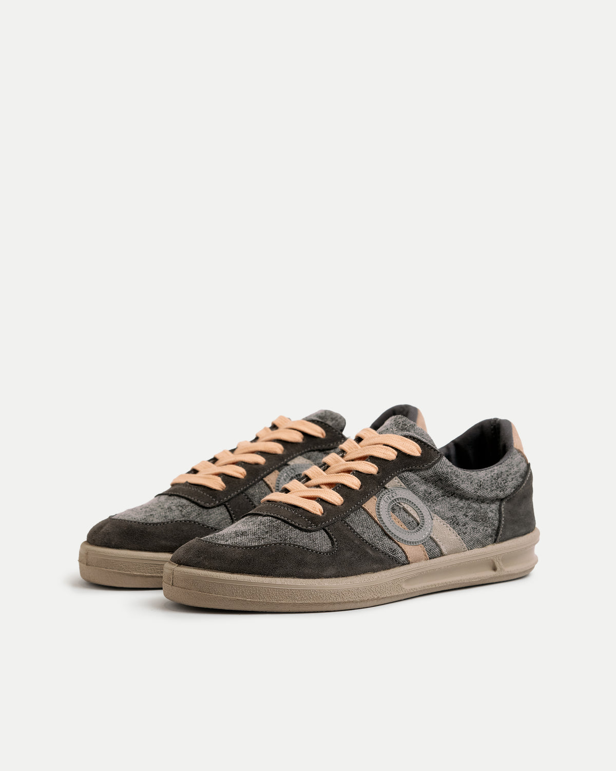 Finca Munia-Charcoal