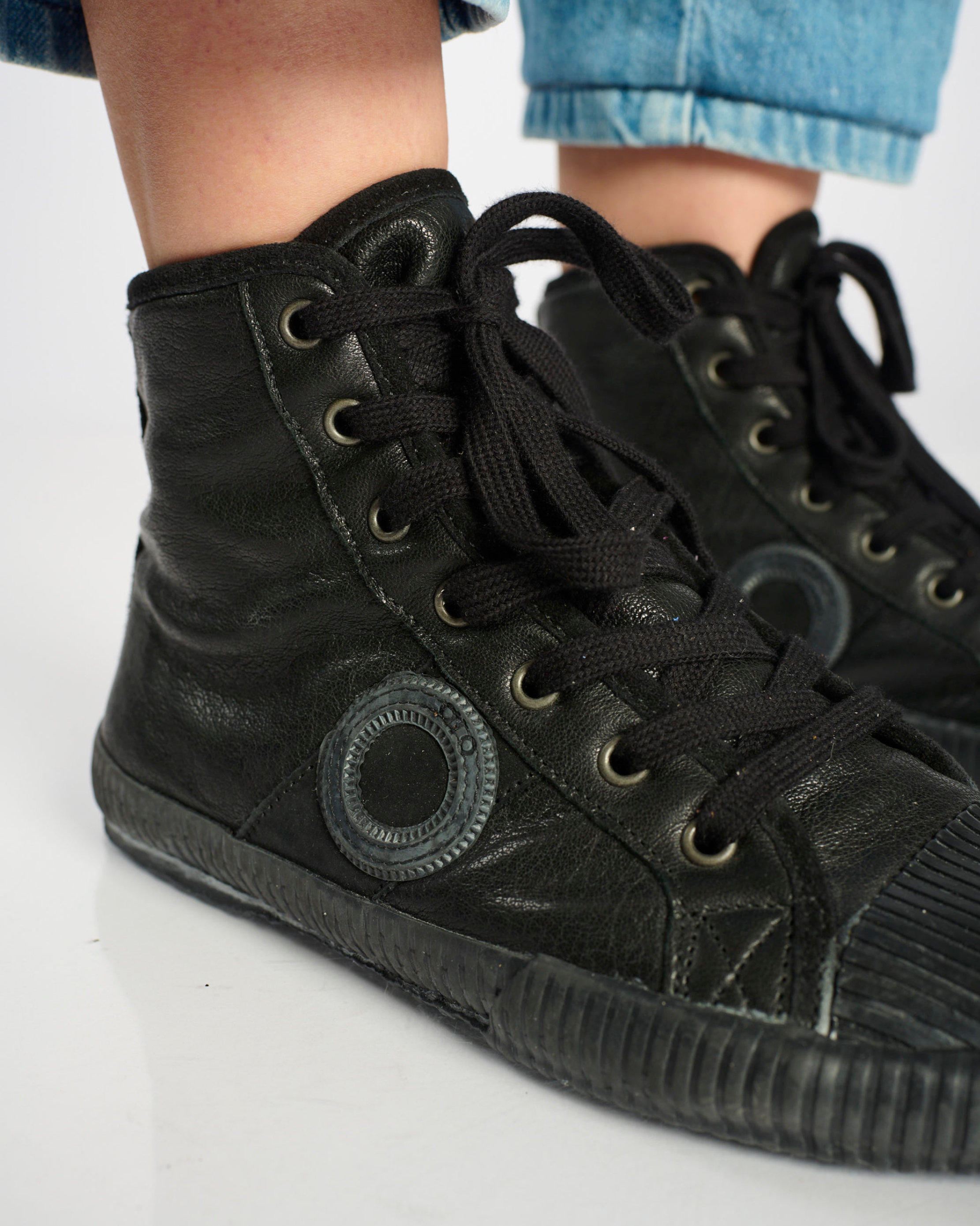 Charlie Old iron-Black