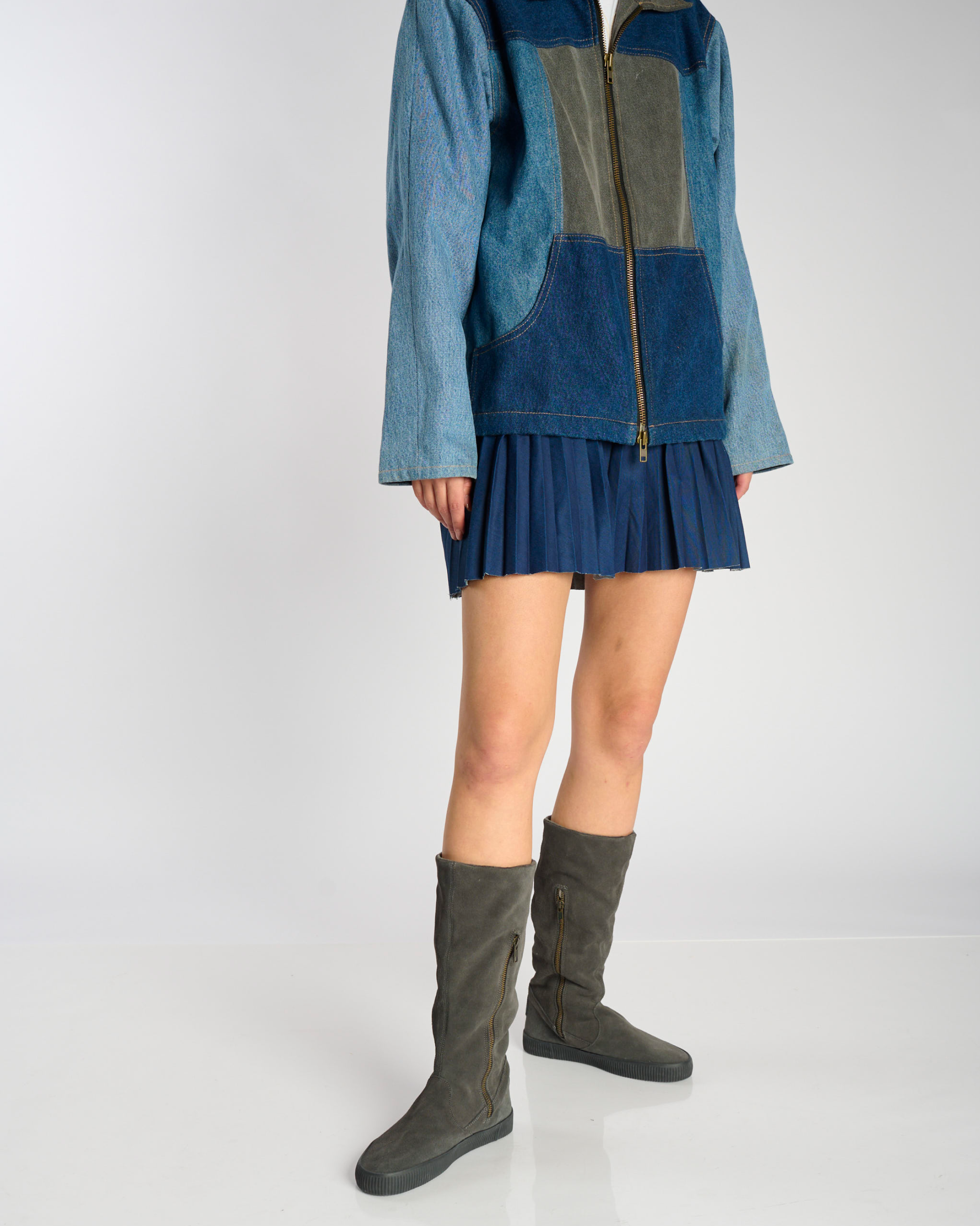 Noelle H Suede-Charcoal