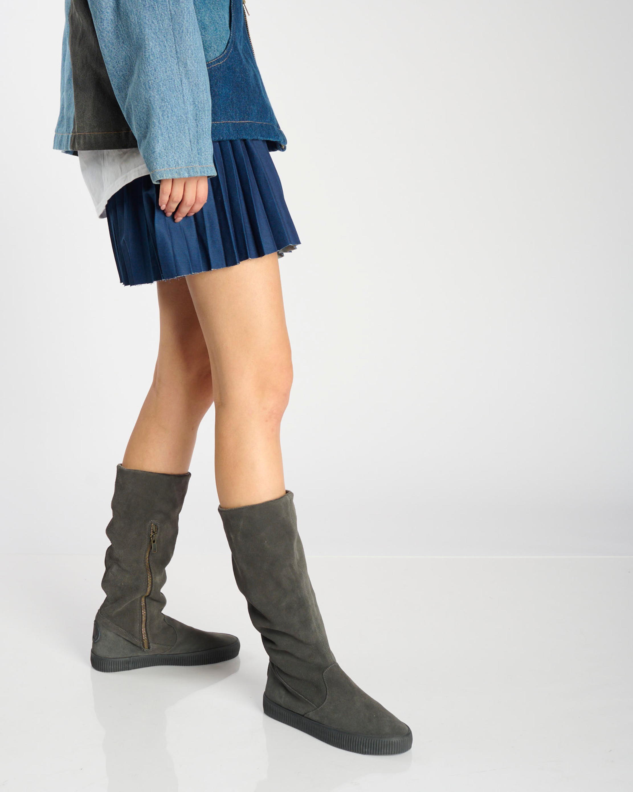 Noelle H Suede-Charcoal