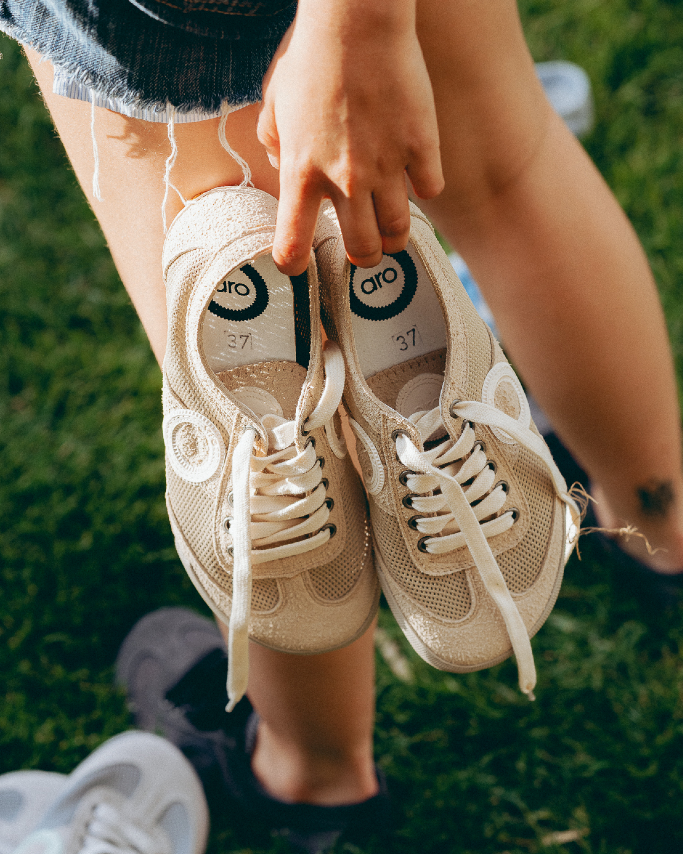 Joaneta Barefoot Krust-Hazelnut