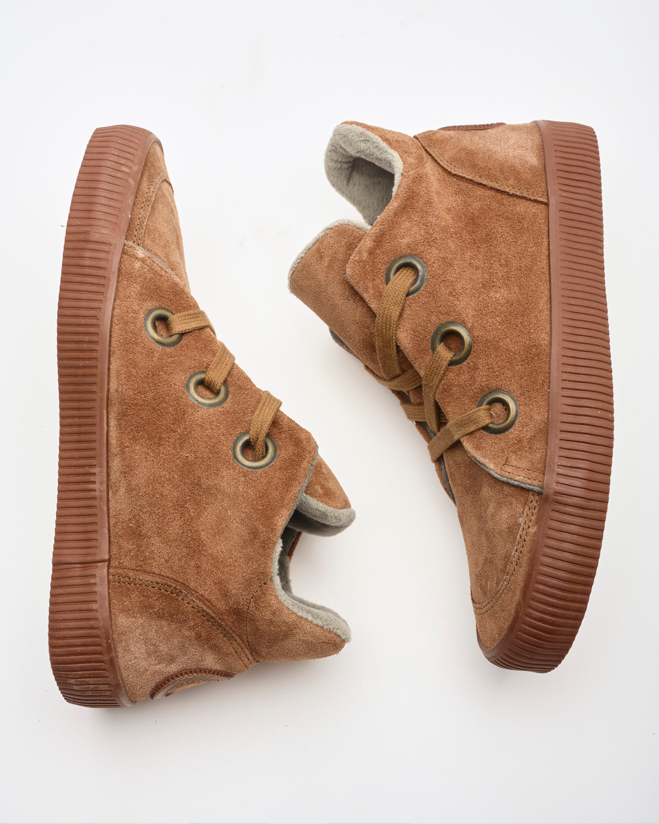 Noelle L Suede-Chestnut
