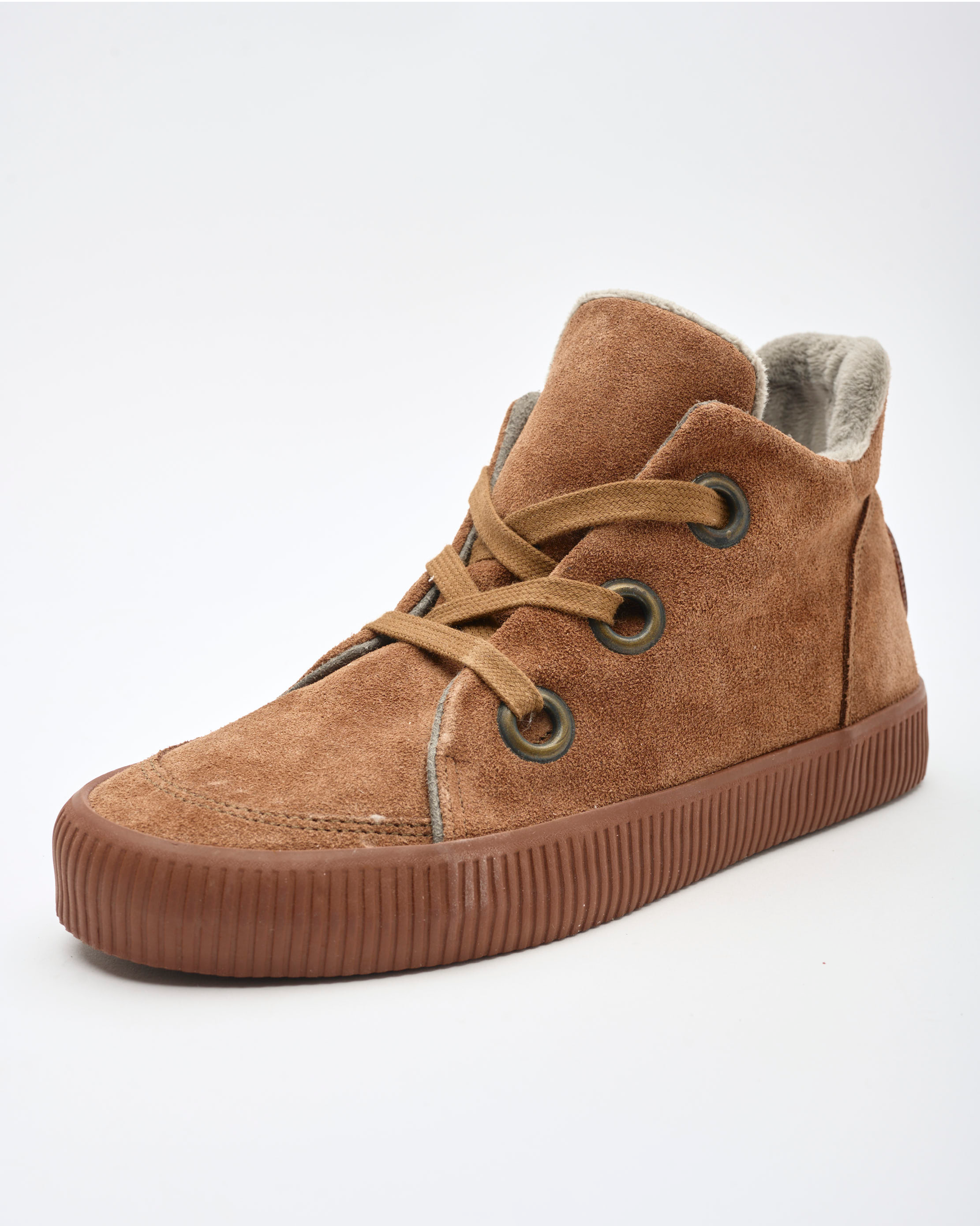Noelle L Suede-Chestnut