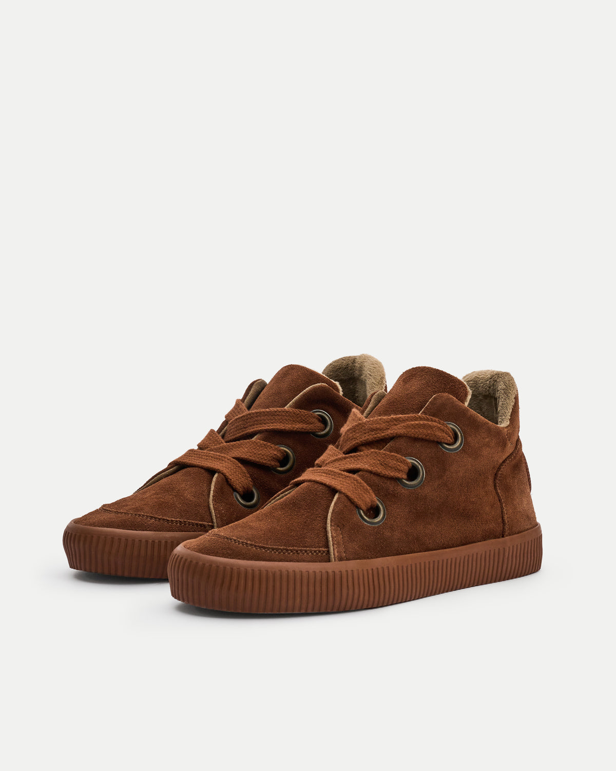Noelle L Suede-Chestnut