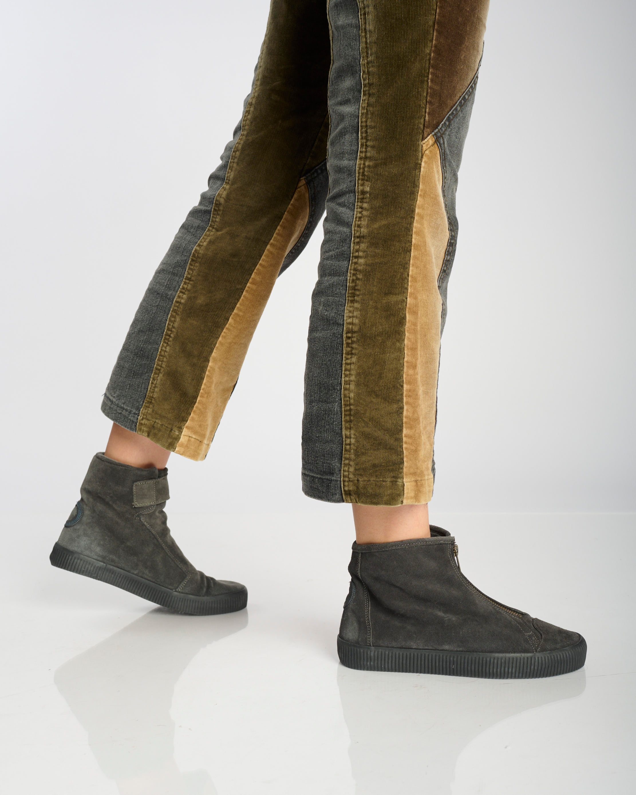 Noelle S Suede-Charcoal