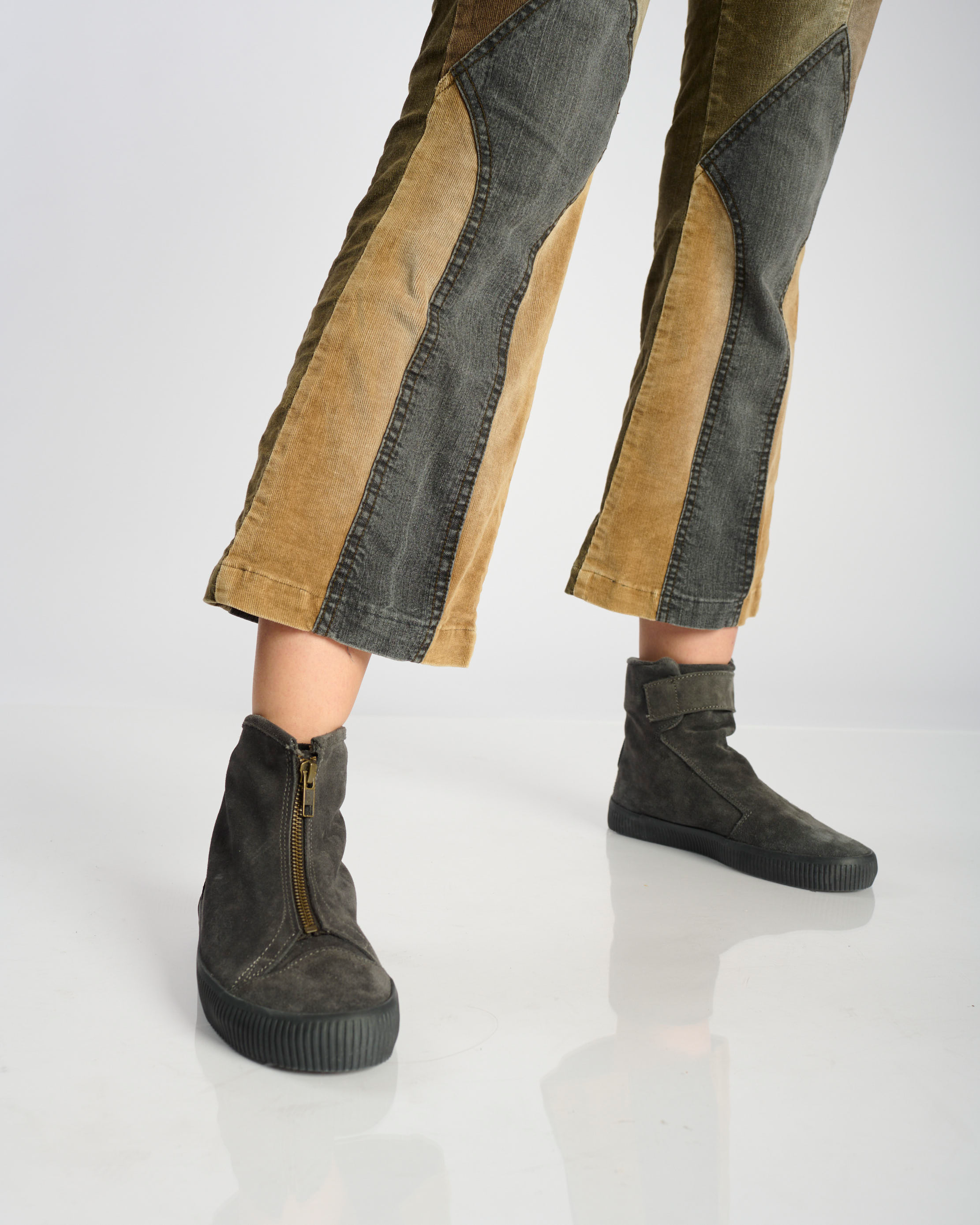 Noelle S Suede-Charcoal