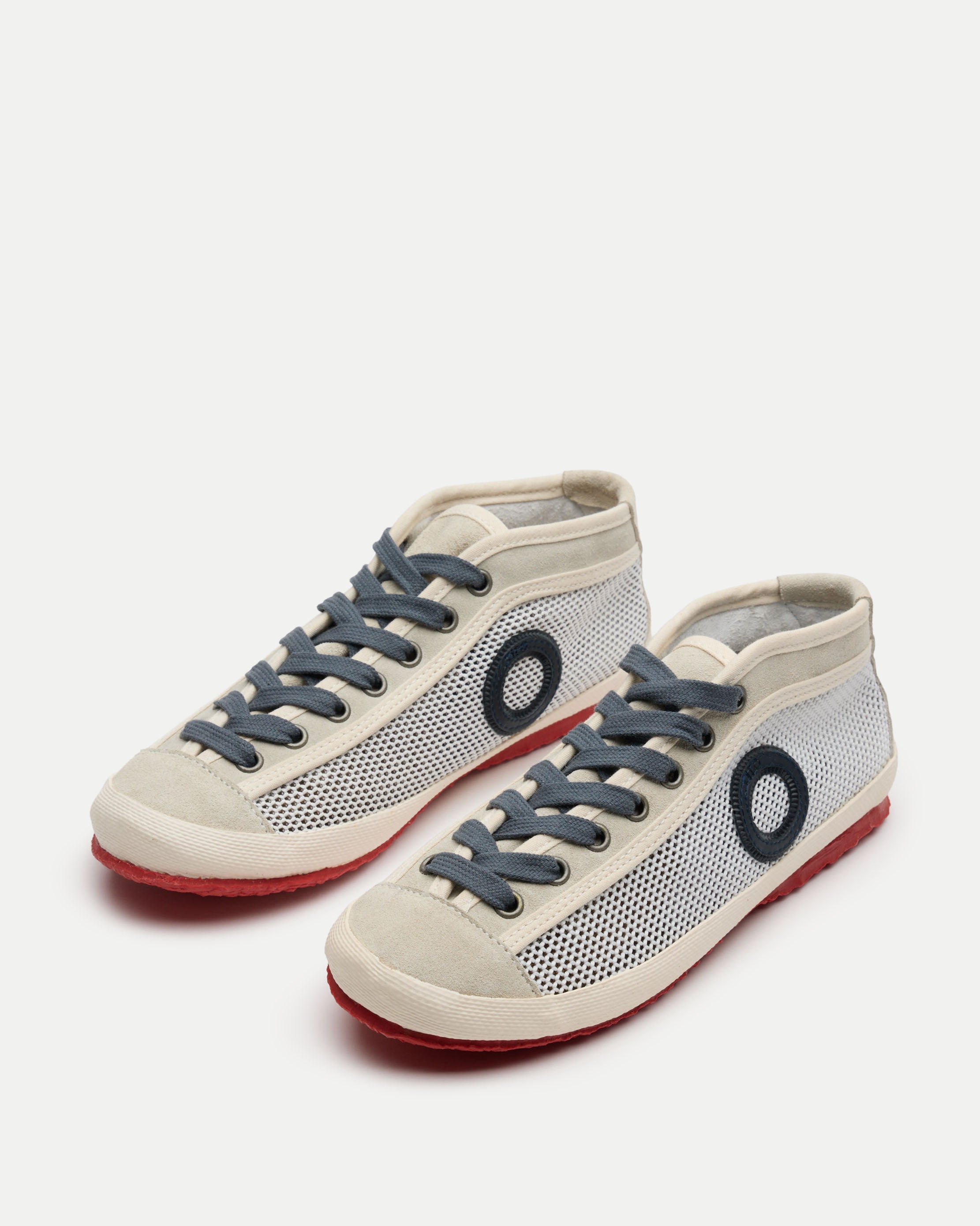 Holly H Scorpione-Milk